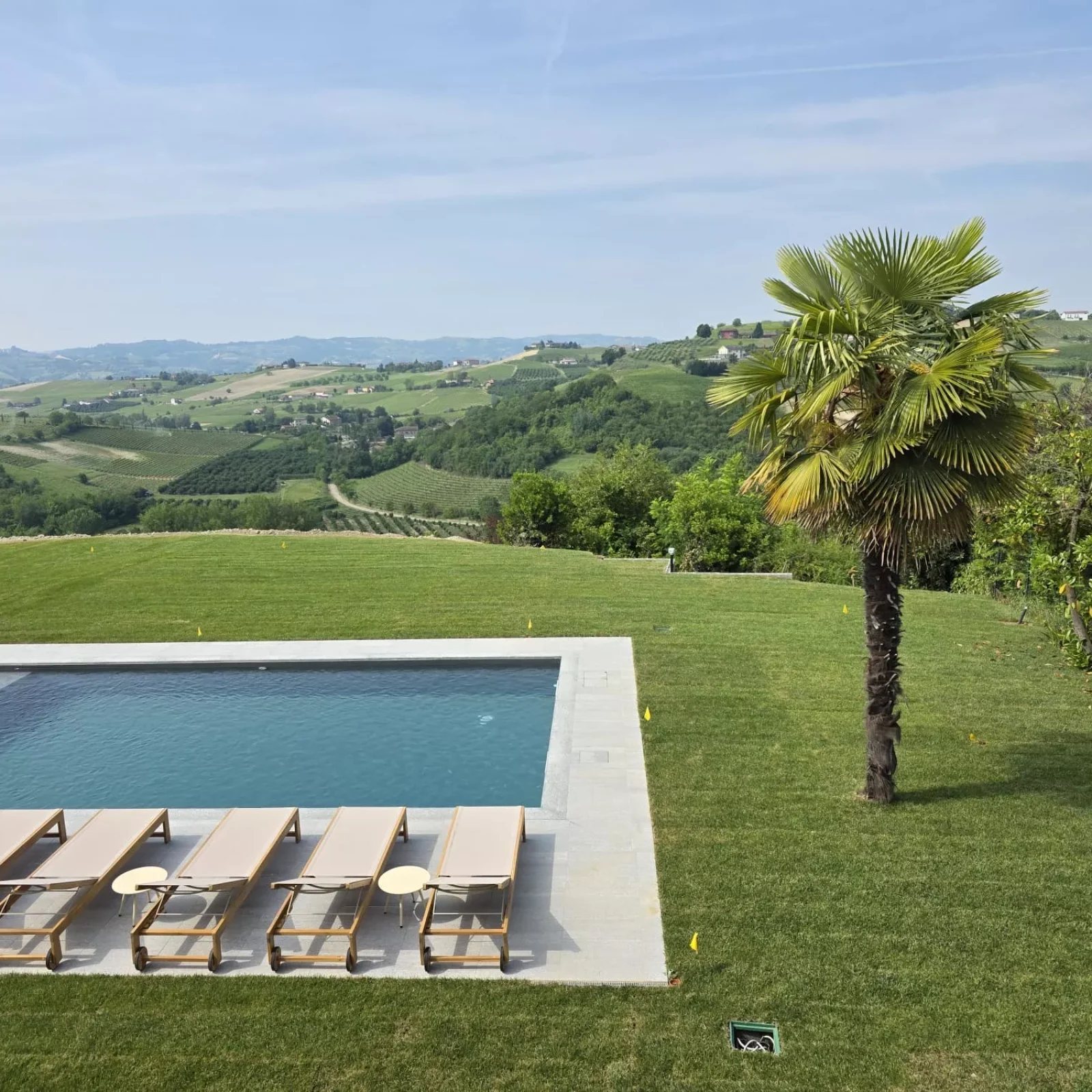 ginestra-zwembad-omgeving-mooi-6a14cbf311e0a